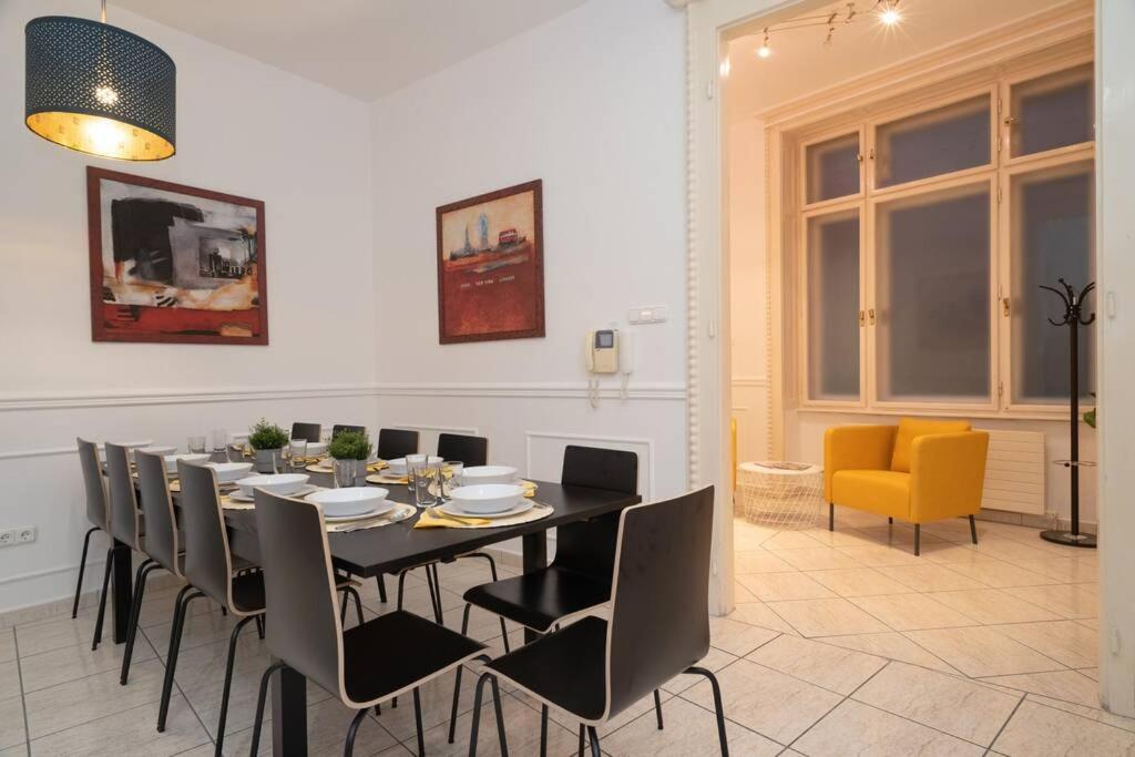 Best Located, 150 M2 5 Bedrooms Apt., 부다페스트 외부 사진
