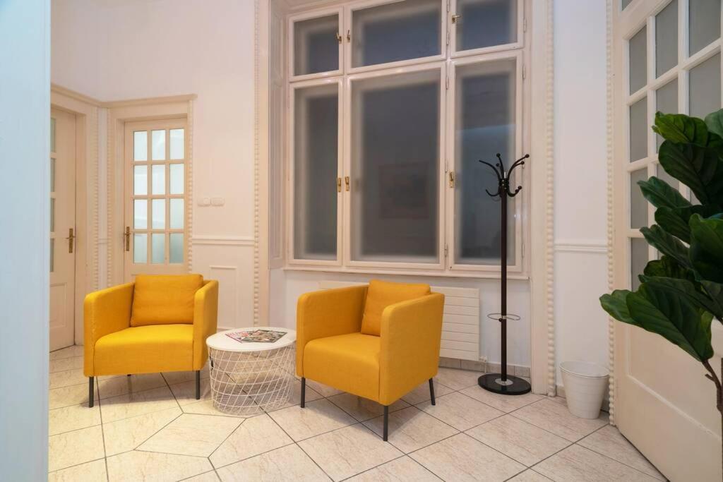 Best Located, 150 M2 5 Bedrooms Apt., 부다페스트 외부 사진
