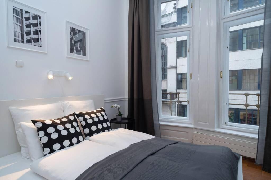 Best Located, 150 M2 5 Bedrooms Apt., 부다페스트 외부 사진